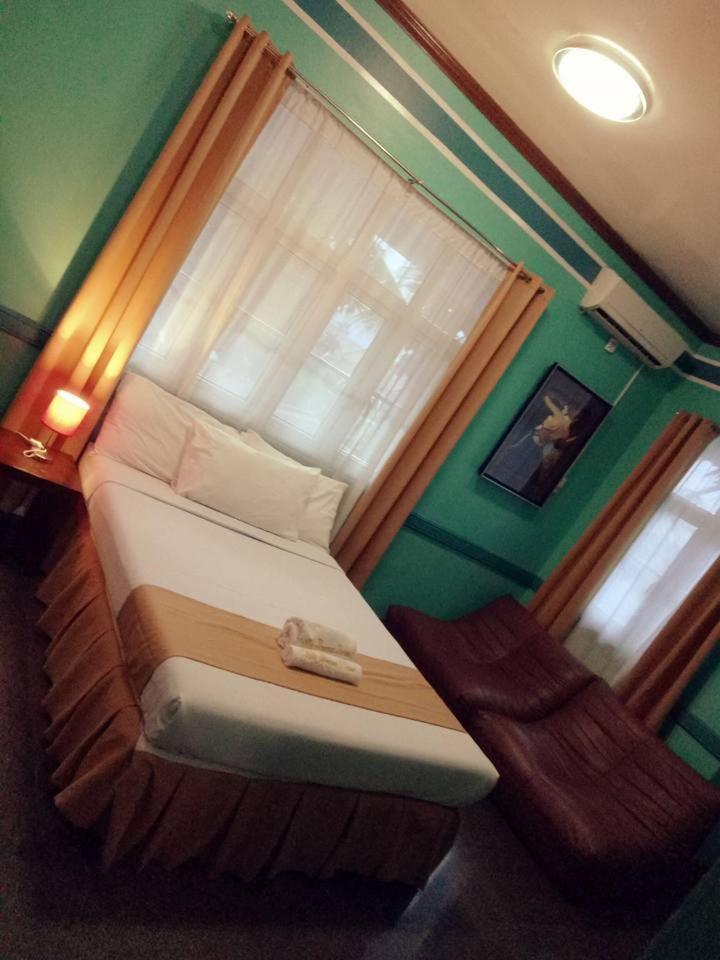 Villa Jhoana Resort Angono Pokoj fotografie